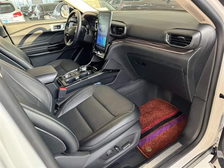 Фото 22 - Ford Explorer