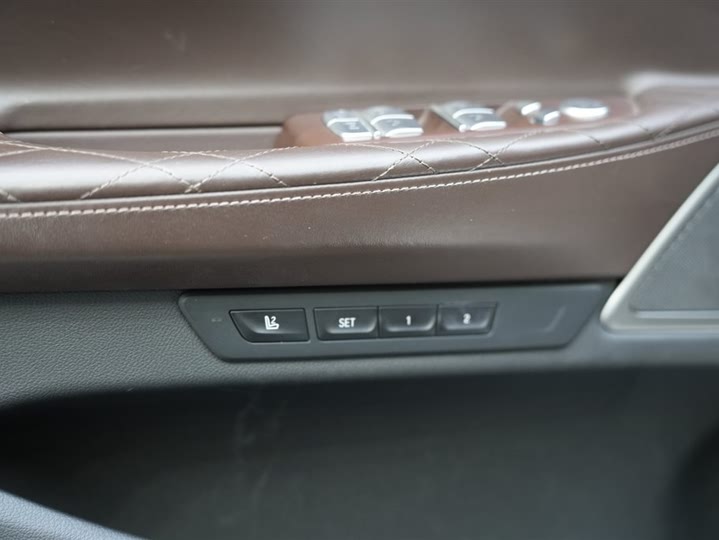 Фото 14 - BMW 7 Series