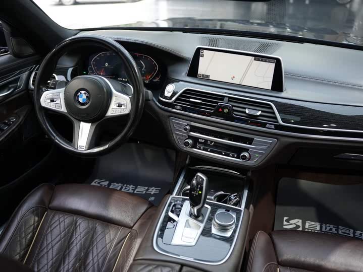 Фото 17 - BMW 7 Series