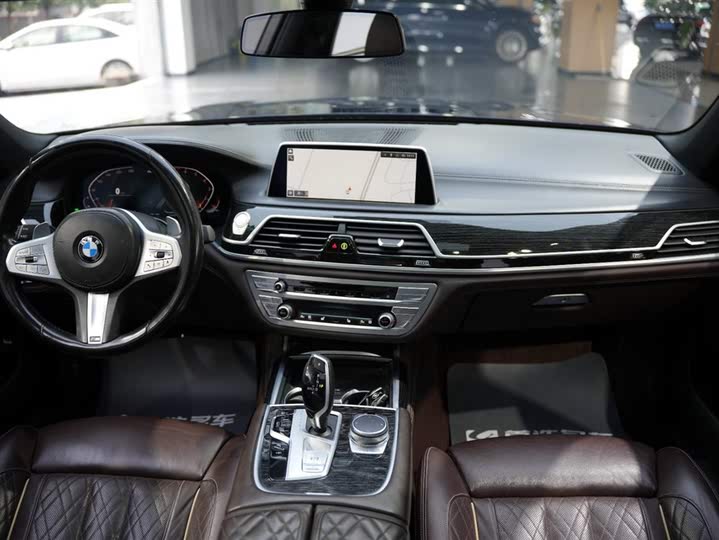 Фото 20 - BMW 7 Series