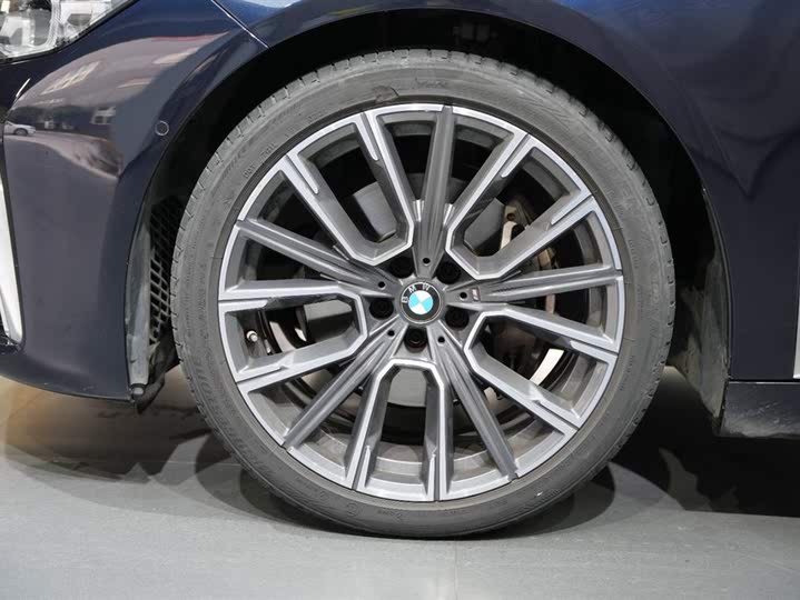 Фото 22 - BMW 7 Series