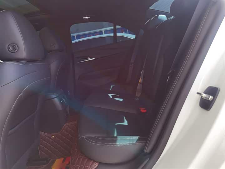 Фото 9 - Cadillac CT4