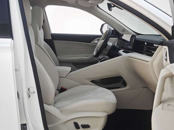 Фото 10 - Roewe D5X DMH