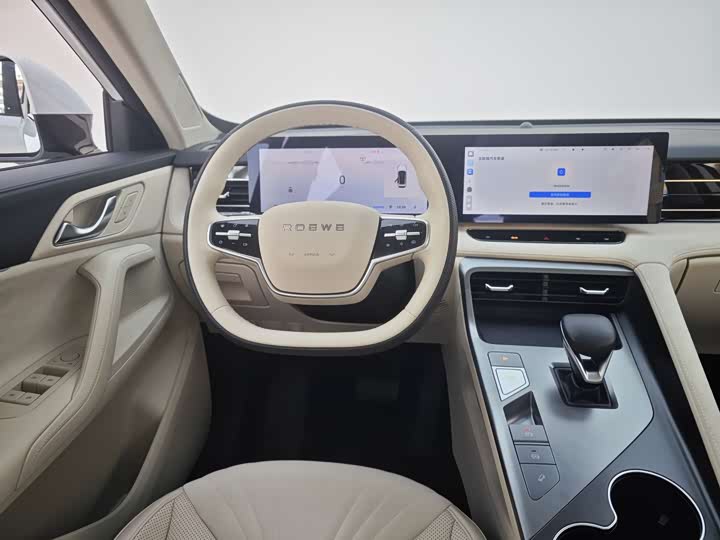 Фото 22 - Roewe D5X DMH