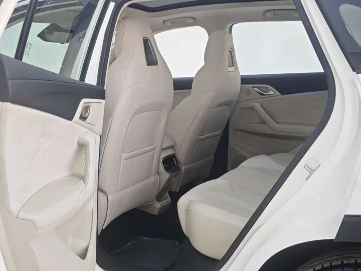 Фото 23 - Roewe D5X DMH