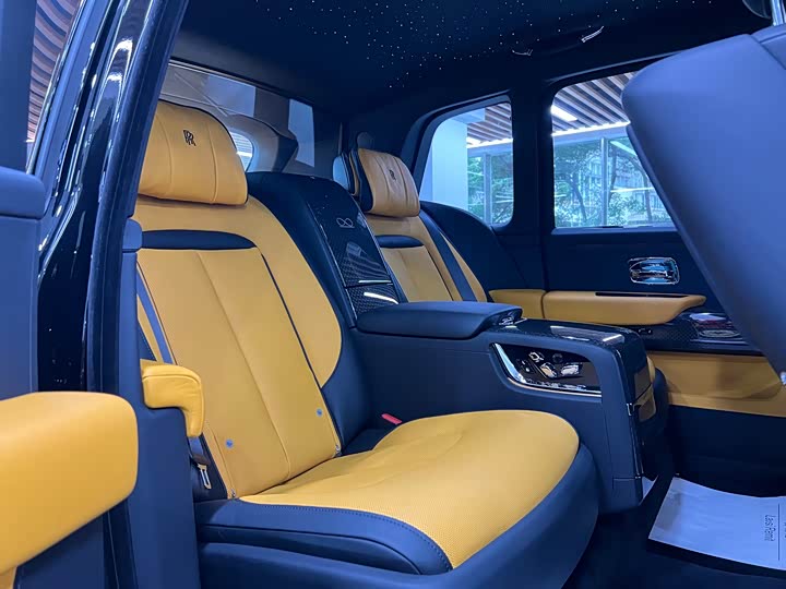 Фото 10 - Rolls-Royce Cullinan