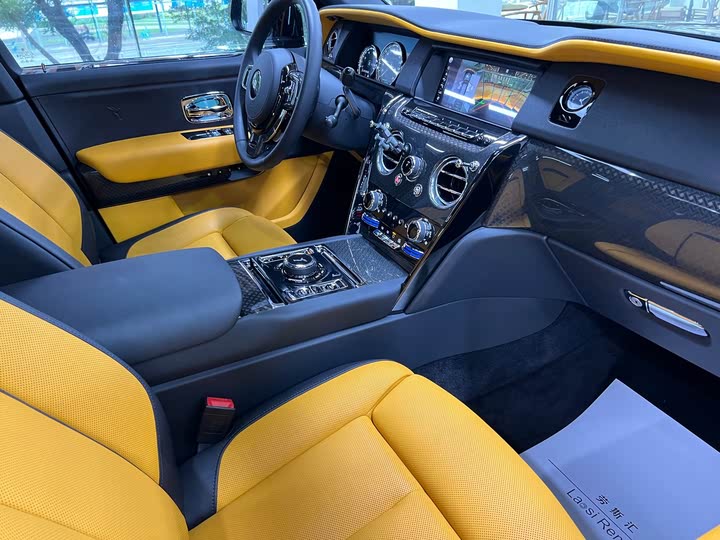 Фото 11 - Rolls-Royce Cullinan