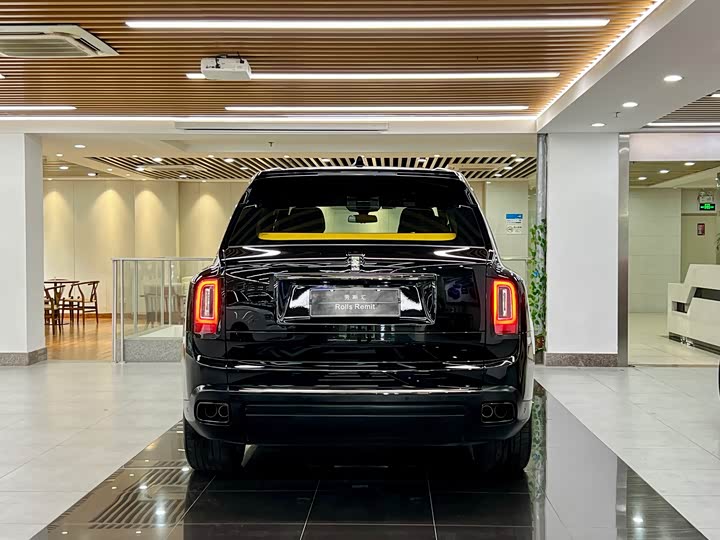 Фото 4 - Rolls-Royce Cullinan