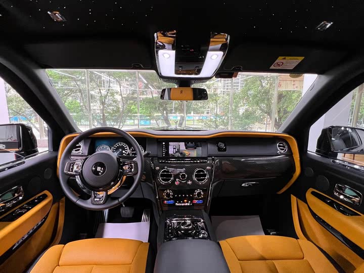 Фото 7 - Rolls-Royce Cullinan