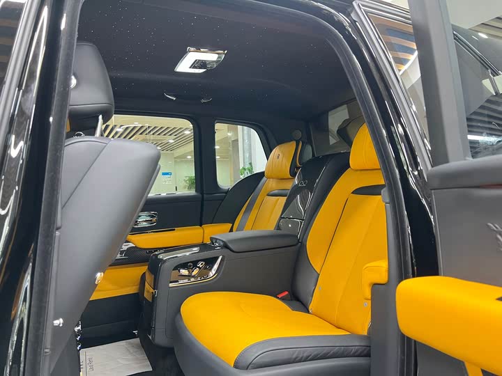 Фото 8 - Rolls-Royce Cullinan