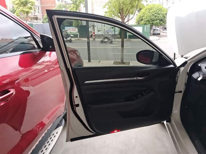 Фото 28 - Nissan Teana