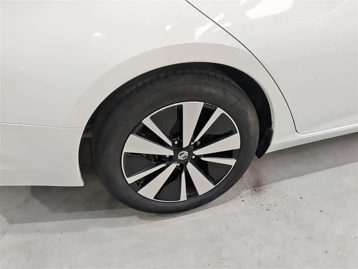 Фото 30 - Nissan Teana