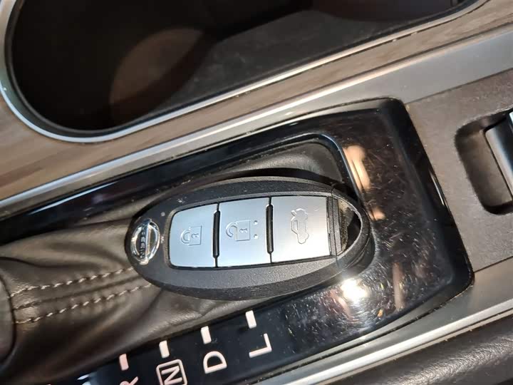 Фото 9 - Nissan Teana