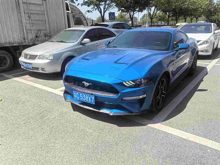 Фото 1 - Ford Mustang