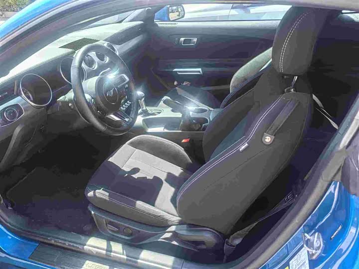 Фото 7 - Ford Mustang