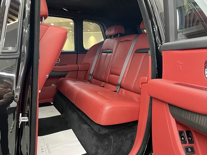 Фото 8 - Rolls-Royce Cullinan