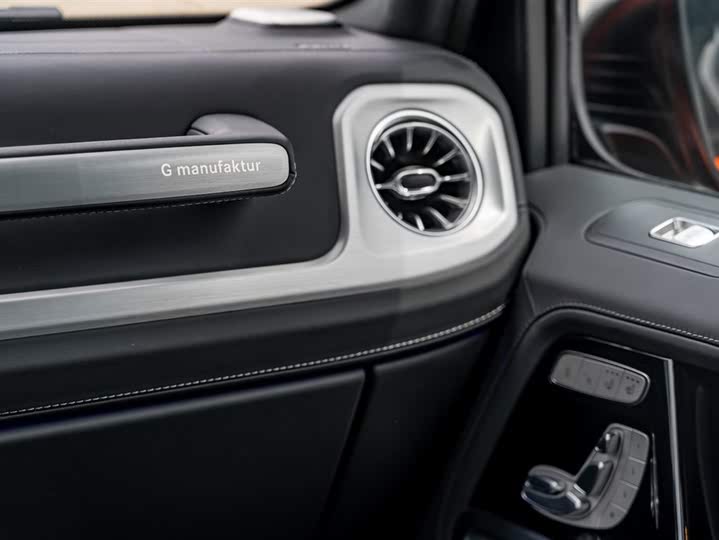 Фото 15 - Mercedes-Benz G-Class