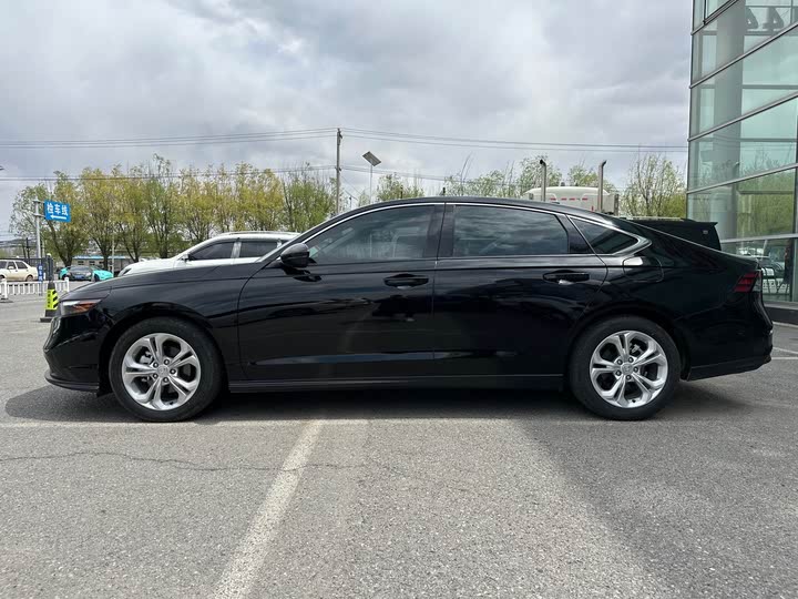 Фото 2 - Honda Accord