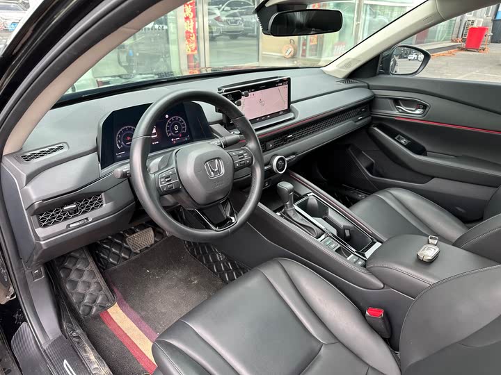 Фото 9 - Honda Accord