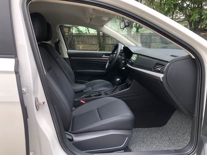 Фото 10 - Volkswagen Lavida