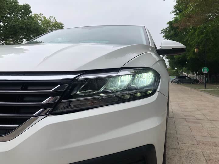 Фото 8 - Volkswagen Lavida