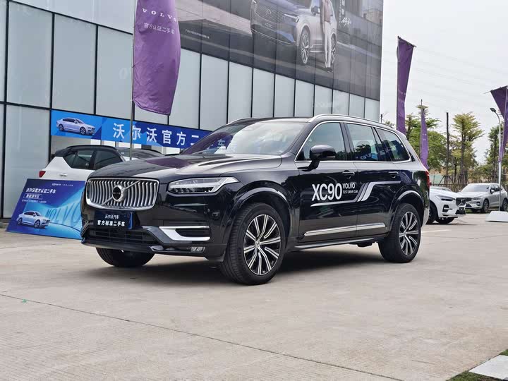 Фото 1 - Volvo XC90