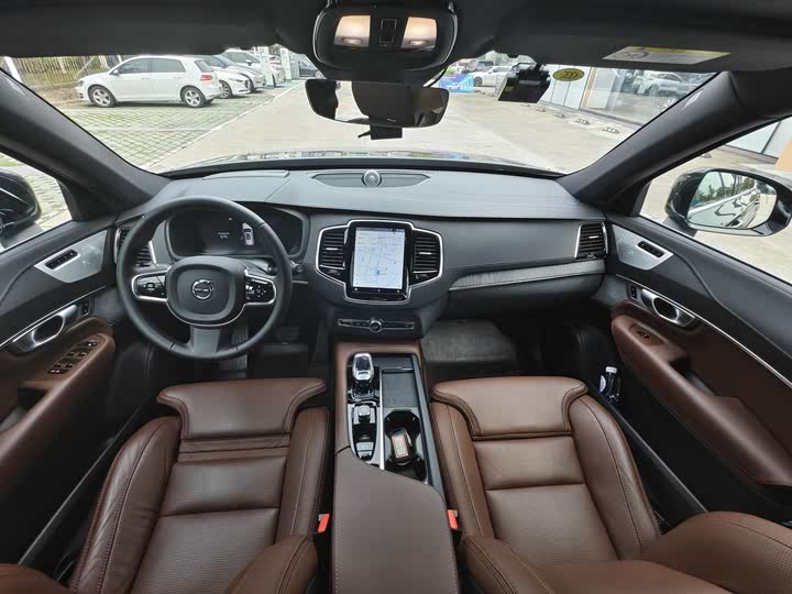 Фото 12 - Volvo XC90