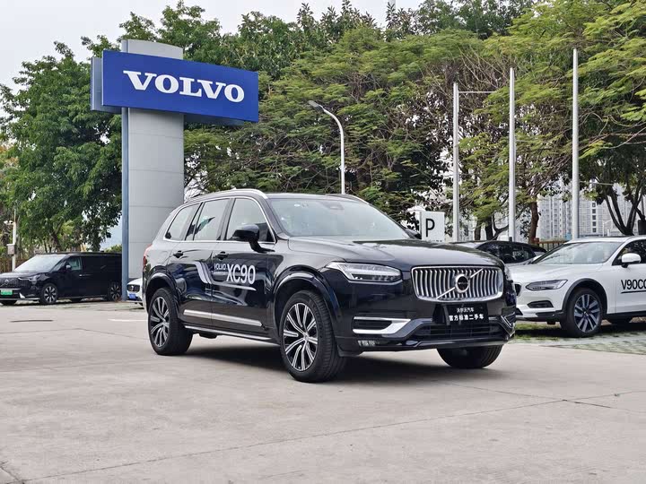 Фото 3 - Volvo XC90