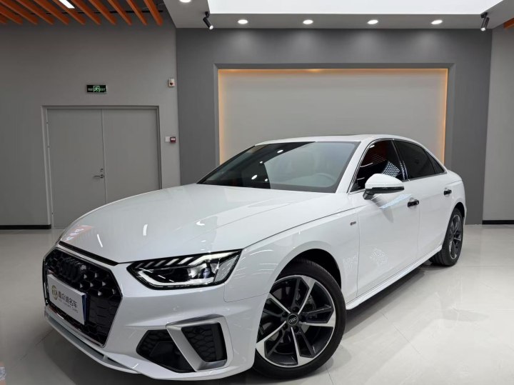 Фото 1 - Audi A4L