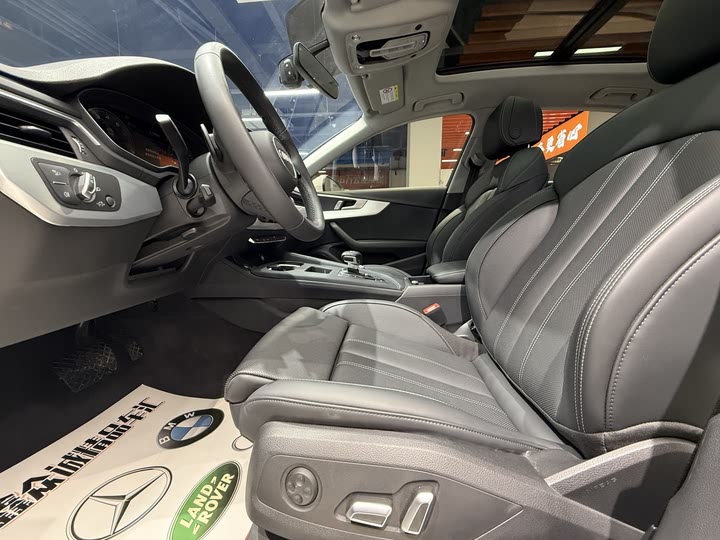 Фото 10 - Audi A4L