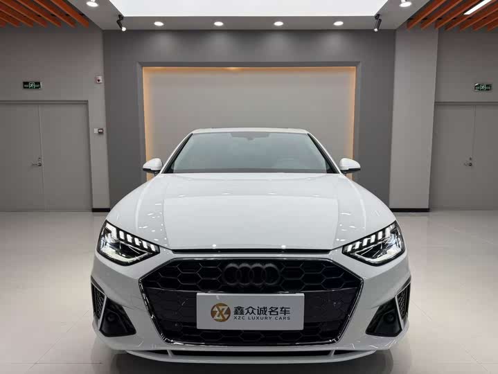 Фото 2 - Audi A4L