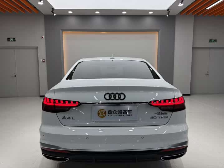 Фото 5 - Audi A4L