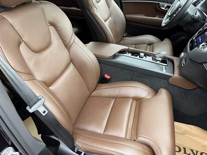 Фото 13 - Volvo XC90