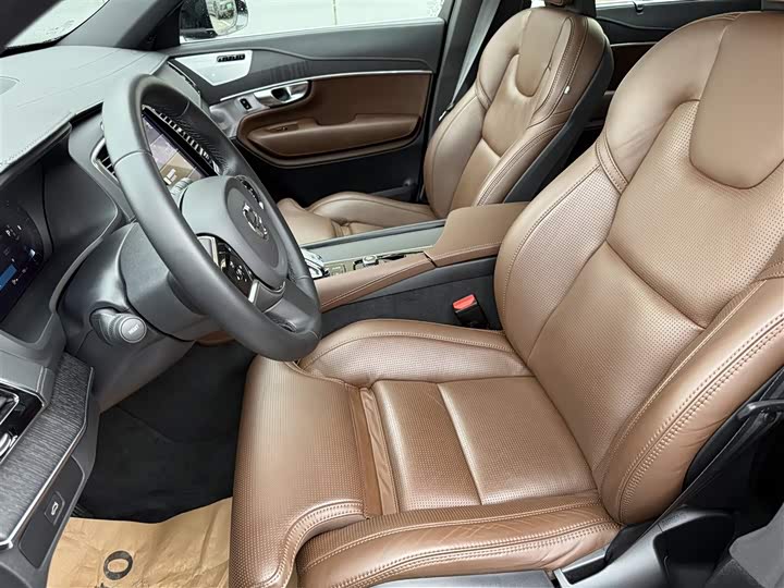 Фото 14 - Volvo XC90