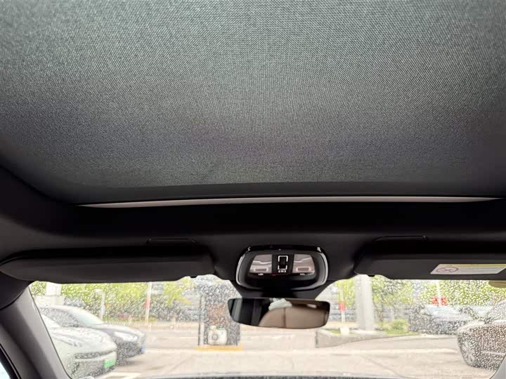 Фото 21 - Volvo XC90