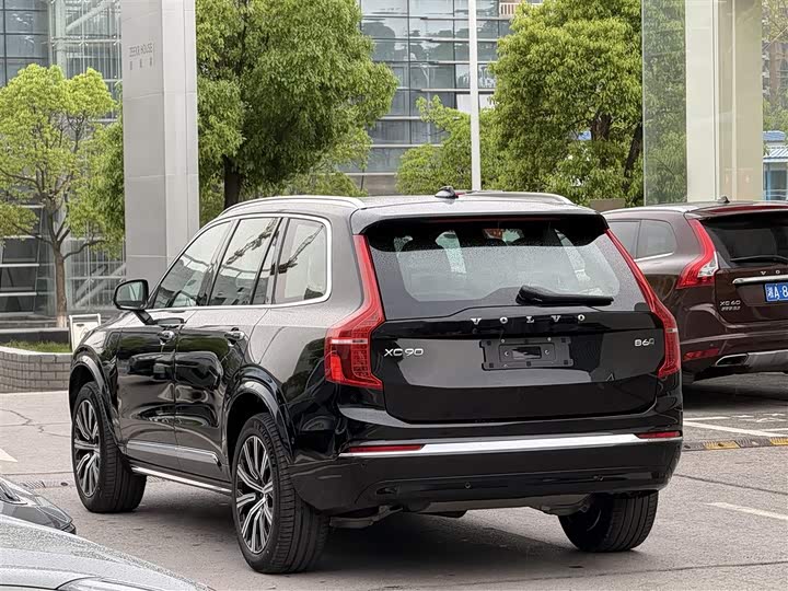 Фото 7 - Volvo XC90