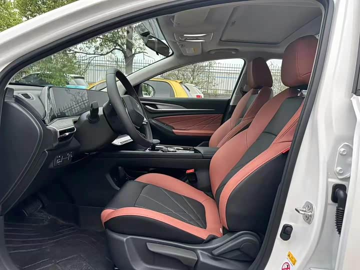 Фото 4 - Changan Eado Plus