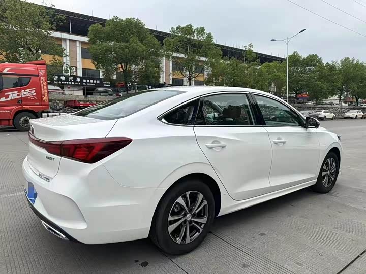 Фото 9 - Changan Eado Plus