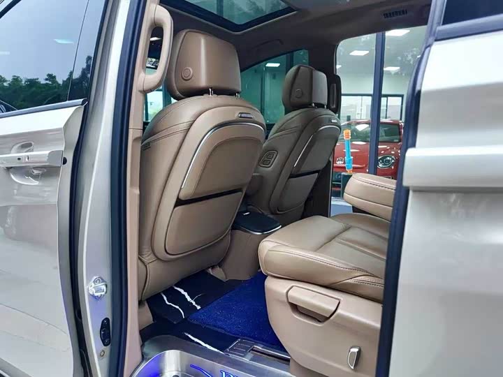 Фото 11 - Buick GL8 ES