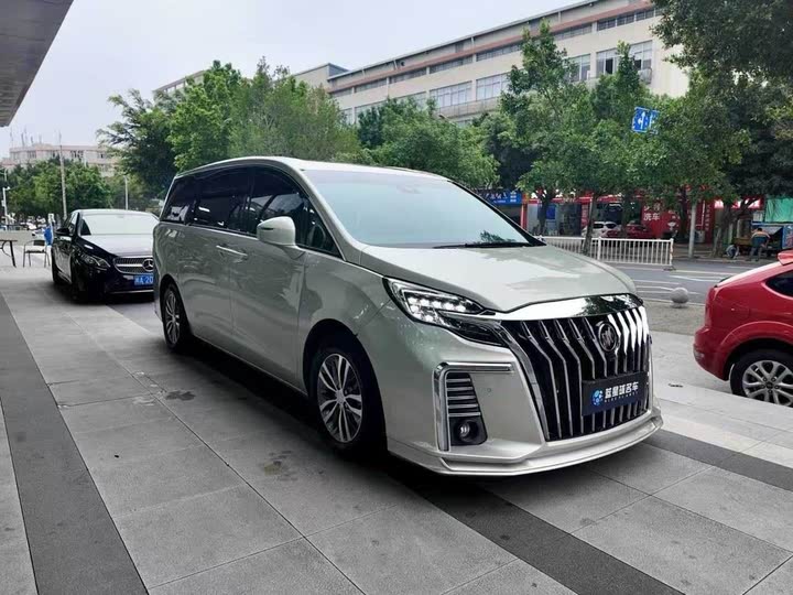 Фото 3 - Buick GL8 ES