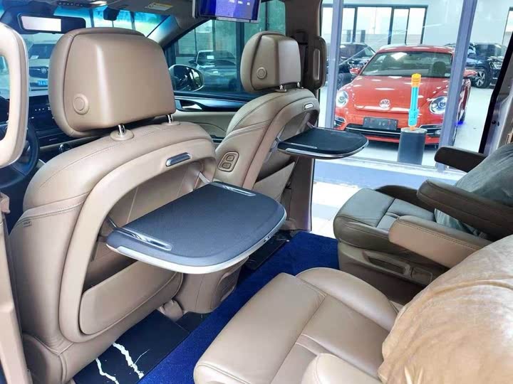 Фото 7 - Buick GL8 ES