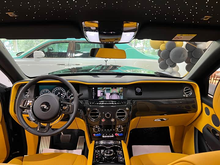 Фото 12 - Rolls-Royce Cullinan