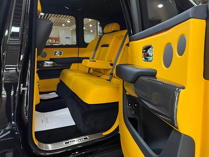 Фото 13 - Rolls-Royce Cullinan