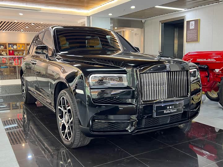 Фото 3 - Rolls-Royce Cullinan