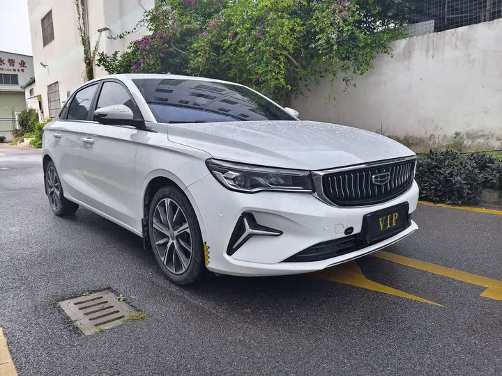 Фото 3 - Geely Emgrand