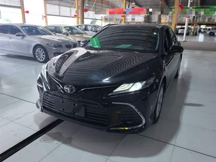 Фото 1 - Toyota Camry