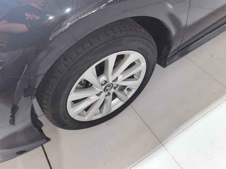 Фото 23 - Toyota Camry