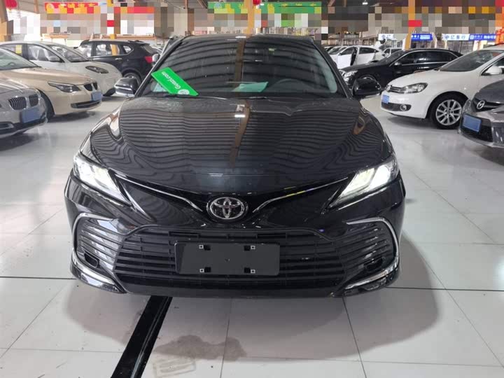 Фото 3 - Toyota Camry