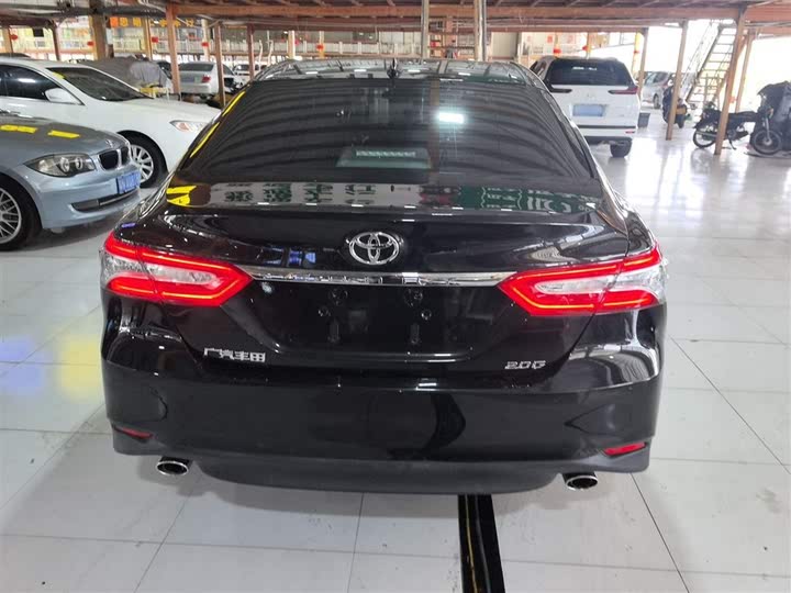 Фото 6 - Toyota Camry