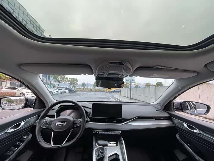 Фото 11 - Geely Preface